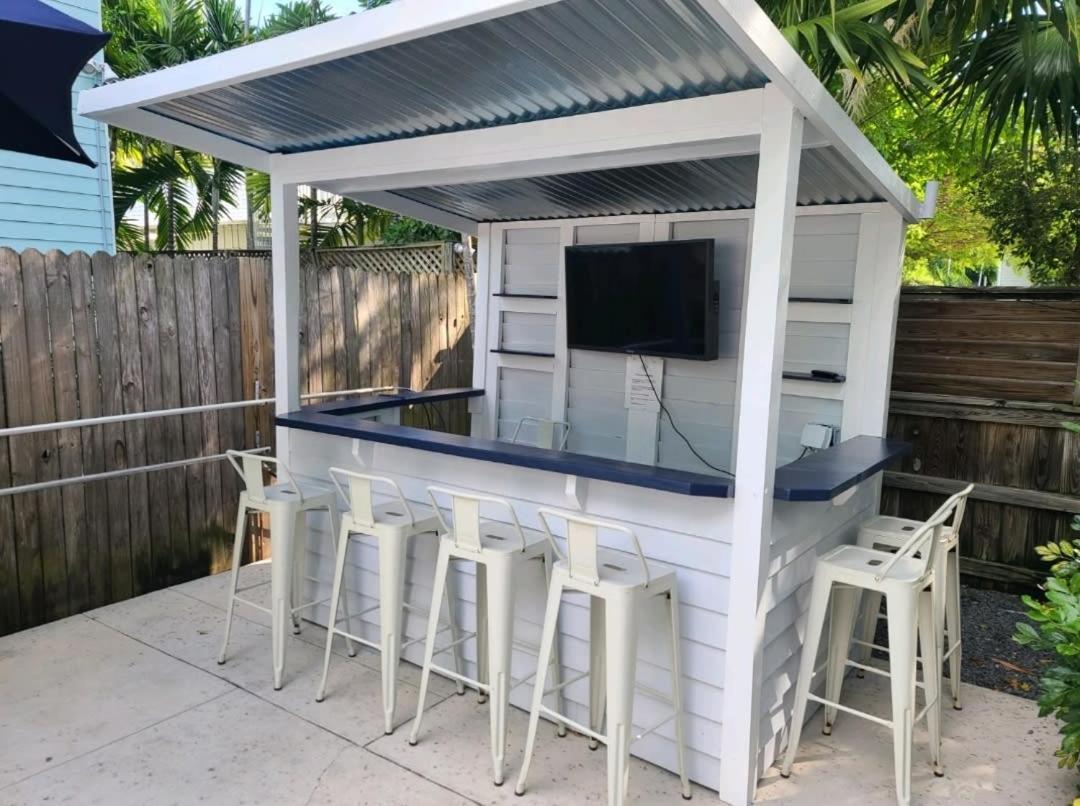 Duval Street Suite With Pool Key West Exterior photo